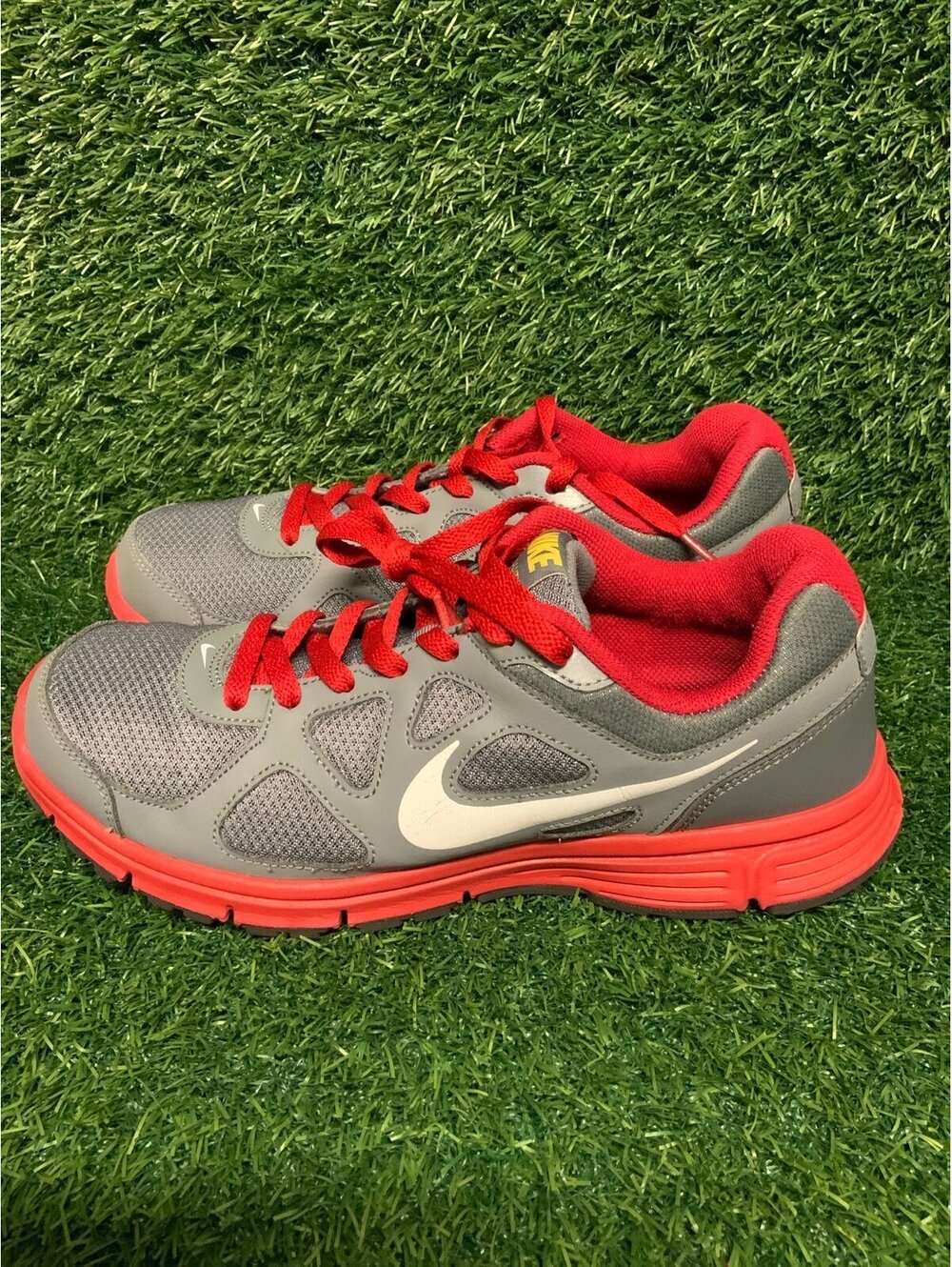 Nike Revolution Wolf Grey Red Running Shoes Men's Size 10 488183-015